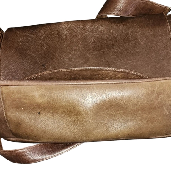 Vintage Eddie Bauer Messenger Bag. 100 % authentic leather. - Picture 3 of 15
